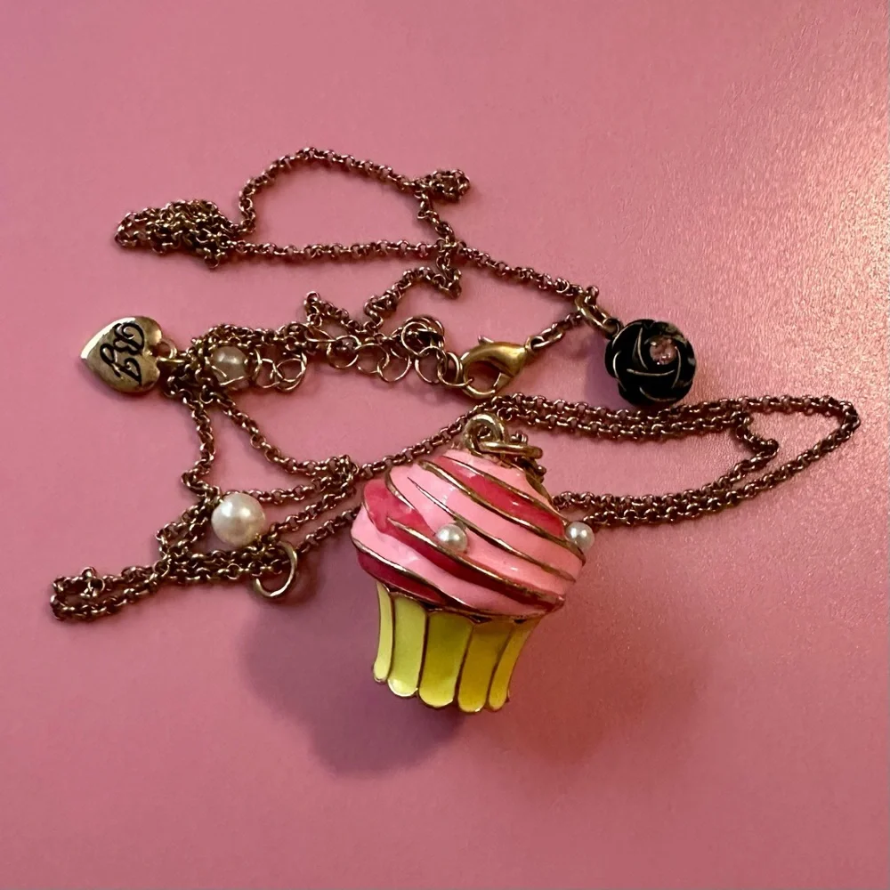 Betsey Johnson Vintage Trolls Cupcake Locket Charm Pendant Necklace - Picture 6 of 6